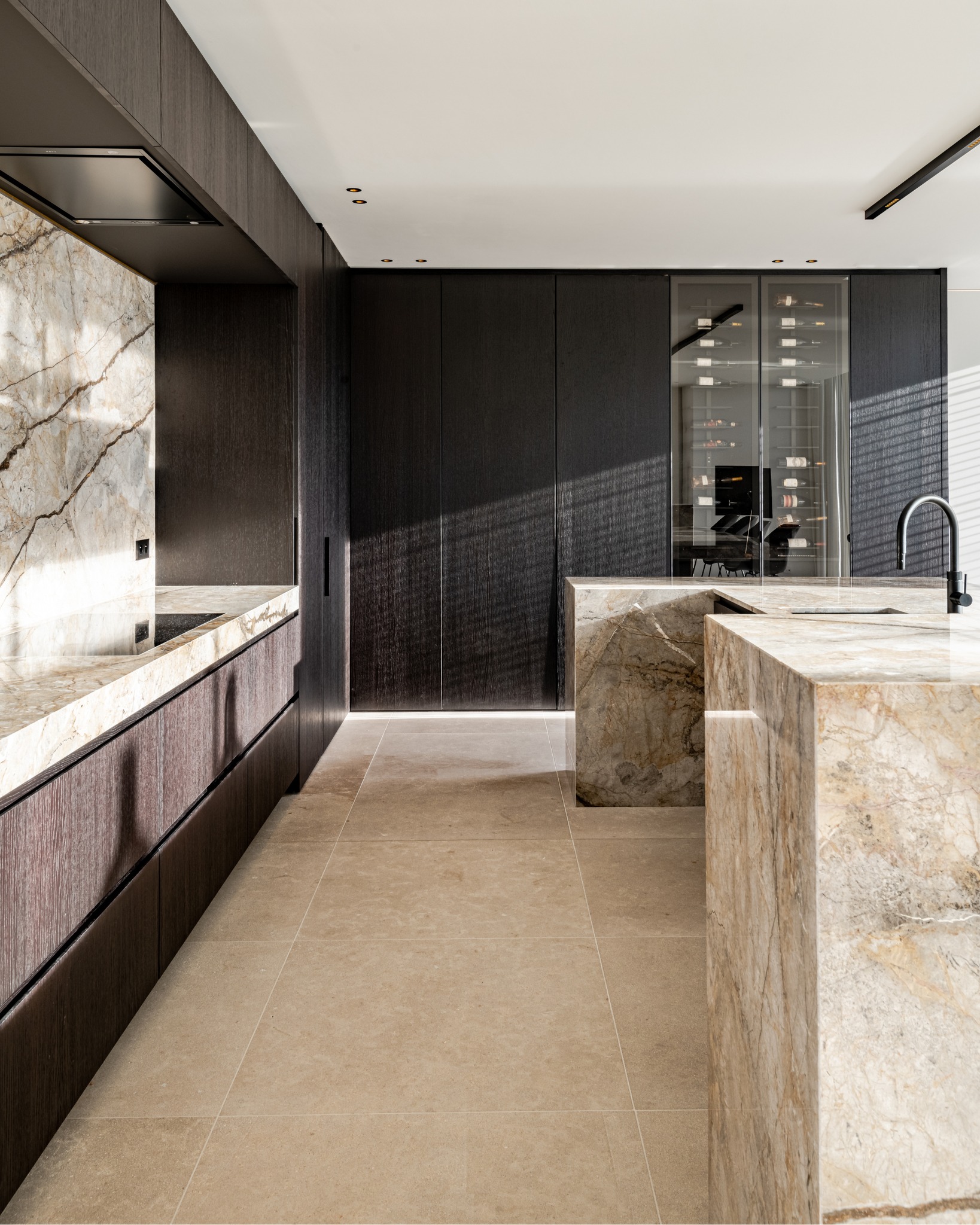 Strak, krachtig en tegelijk verrassend warm 🍳. Dez…