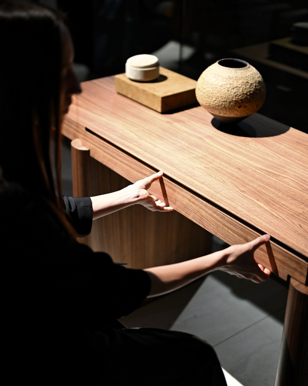 Salone del Mobile | Milan 2026
@isaloniofficial
salone del mobile | material exploration | natural stone | fine wood | noble materials | tactile surfaces | craftsmanship | material palette | luxury finishes | detail oriented design | refined textures | bespoke solutions | high-end interiors | interior architecture