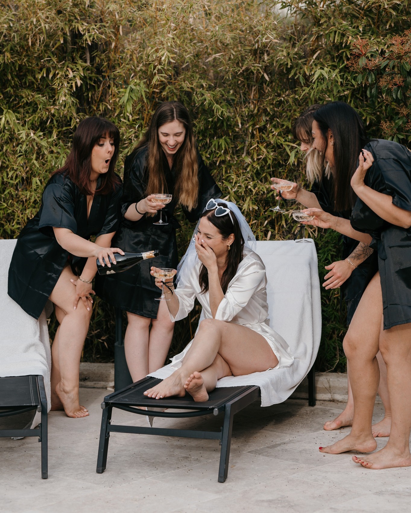 ✨ 𝐄𝐕𝐉𝐅 : 𝐝𝐞𝐬 𝐬𝐨𝐮𝐯𝐞𝐧𝐢𝐫𝐬 𝐩𝐨𝐮𝐫 𝐥𝐚 𝐯𝐢𝐞 ✨
Vous organisez un EVJF dans la région ? Et si vous ajoutiez une séance photo à votre programme ? 📸
Une activité fun, pleine de rires et de complicité, pour célébrer la future mariée et repartir avec de magnifiques souvenirs entre copines.
Un moment unique à partager… et des photos à garder pour toujours. 💕
.
.
.
📍 Montpellier, Nîmes & alentours
📩 Cindyflp.photographie@gmail.com
.
#evjf #evjfnimes #photoevjf #seancephotoevjf #nimes