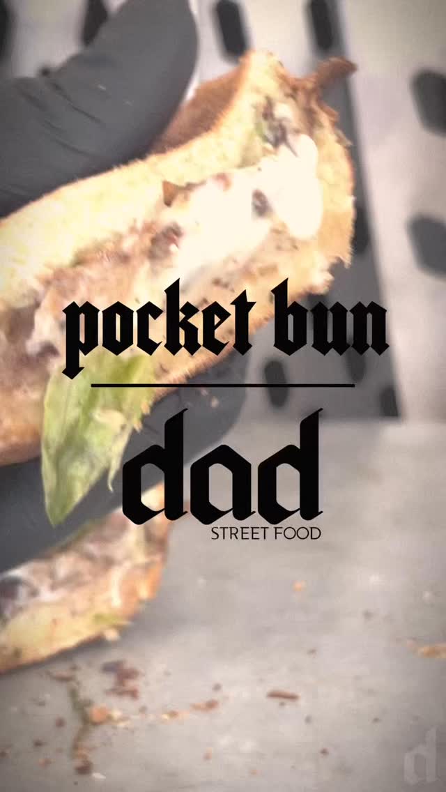 🚨 NEW DROP 🚨
Le Pocket Bun débarque chez DAD !
Fermé. Facile à manger. Zéro déchet.
Dispo dès maintenant pour tous vos events en version salée… ET sucrée ! 💟
#streetfoodparis #traiteurevenementiel #burgerlovers #foodparis #crispyburger