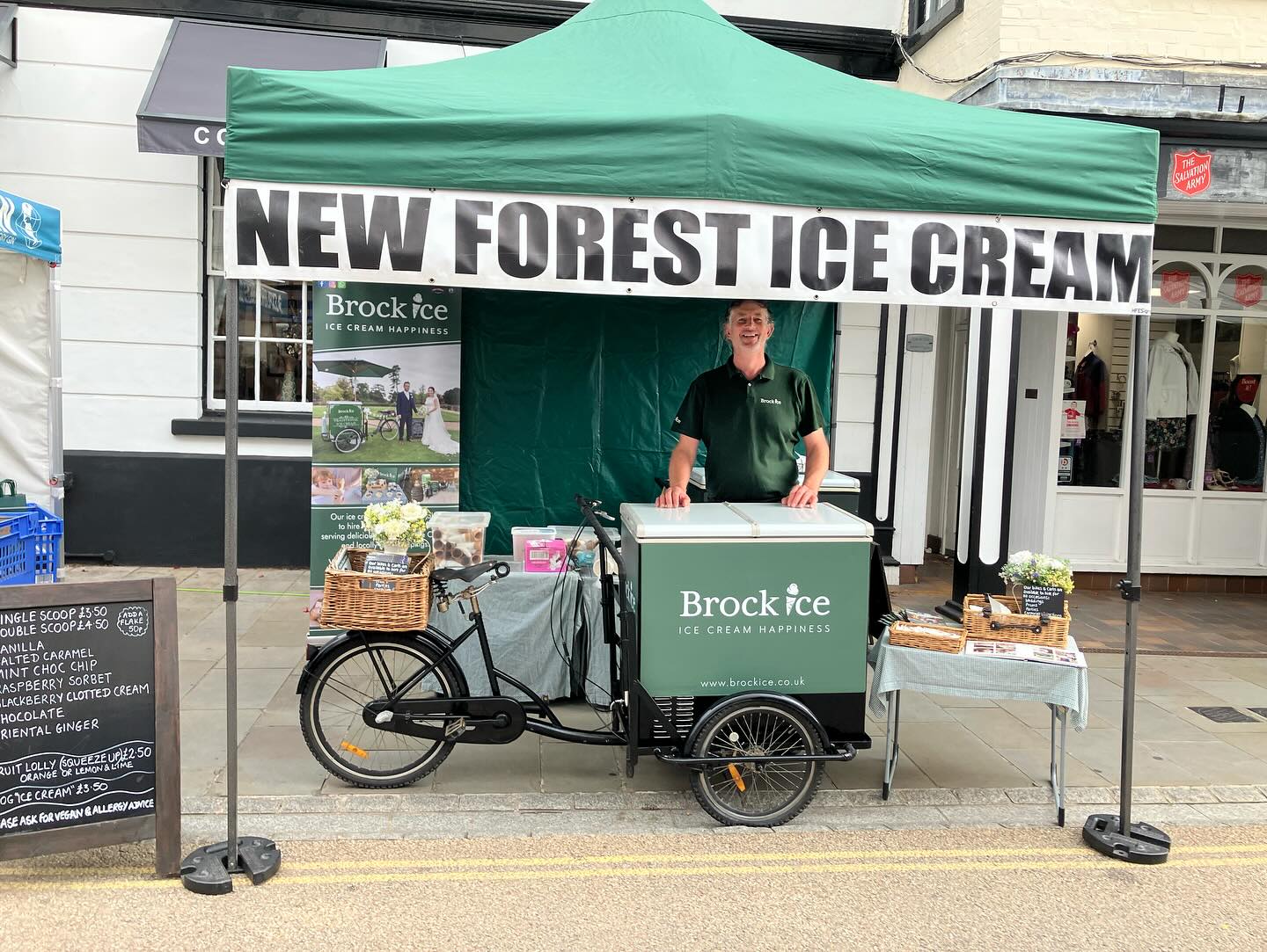 It’s Romsey Food Fair Day woohooo
We are all set up in Market Place. Come on down and graze on all the lovely offerings. It’s the dream team today; myself and the hubby 🥰
#romseytown
#romseyfoodfair
#hampshireevents
#brockiceabbie
#newforesticecream
#newforestmarque