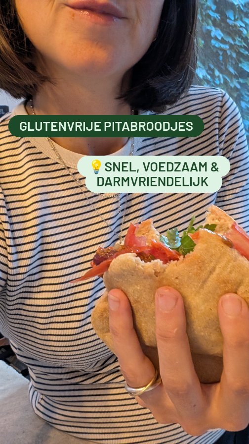 Deze glutenvrije pitabroodjes zijn fluffy, mild zo…