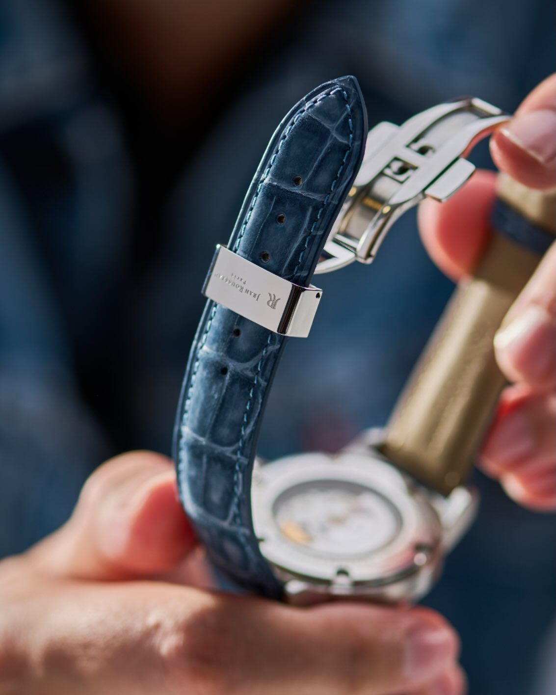 Our stainless steel deployant clasp is designed to be both robust and versatile.Its refined fini....