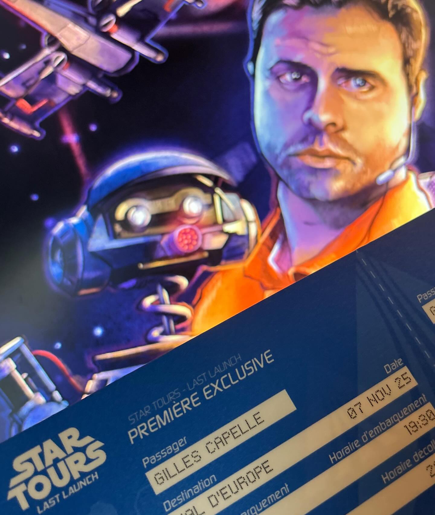 STAR TOURS est définitivement l’une des meilleures expériences pour voyager vers une autre galaxie !
Hâte de découvrir le fan film hommage @startourslastlaunch !