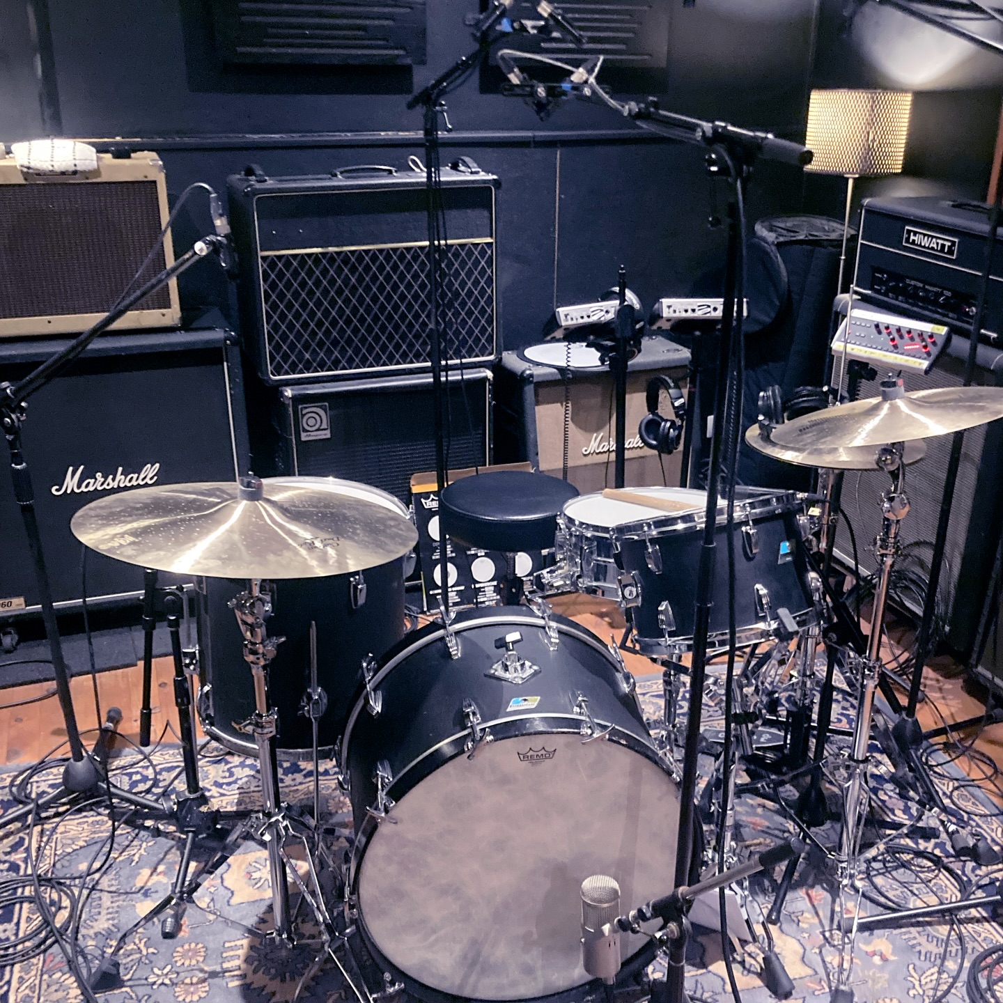 🥁 Formation : Enregistrer une batterie
Merci à tous les participants de ce week-end 🙏
Deux jours d’échanges dans une ambiance conviviale et studieuse.
Prochaine session les 10 et 11 janvier (complète).
Si vous avez des envies de formations, envoyez-nous un DM !