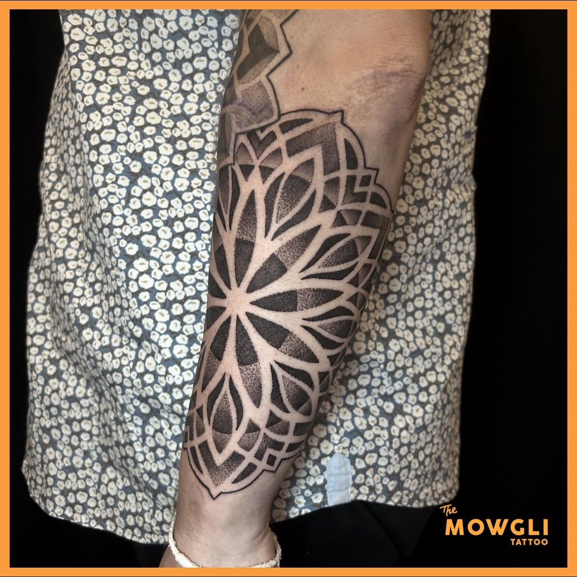Merci Jonathan
#mandala
#mandalatattoo
@tatouagemagazine
@tatoueurstatouagesfrance
@i.am.ink_tattooproducts