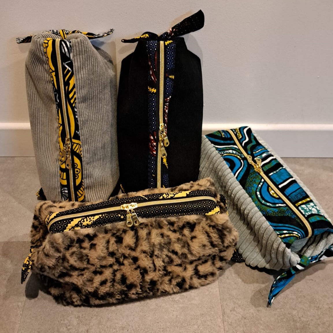 Les marchés de Noël continuent et cette fois c’est au Pellerin (44) que les couturières de l’association seront présentes demain, dimanche 14 décembre !!🧑🎄
Nous vous y attendons nombreux 🎄