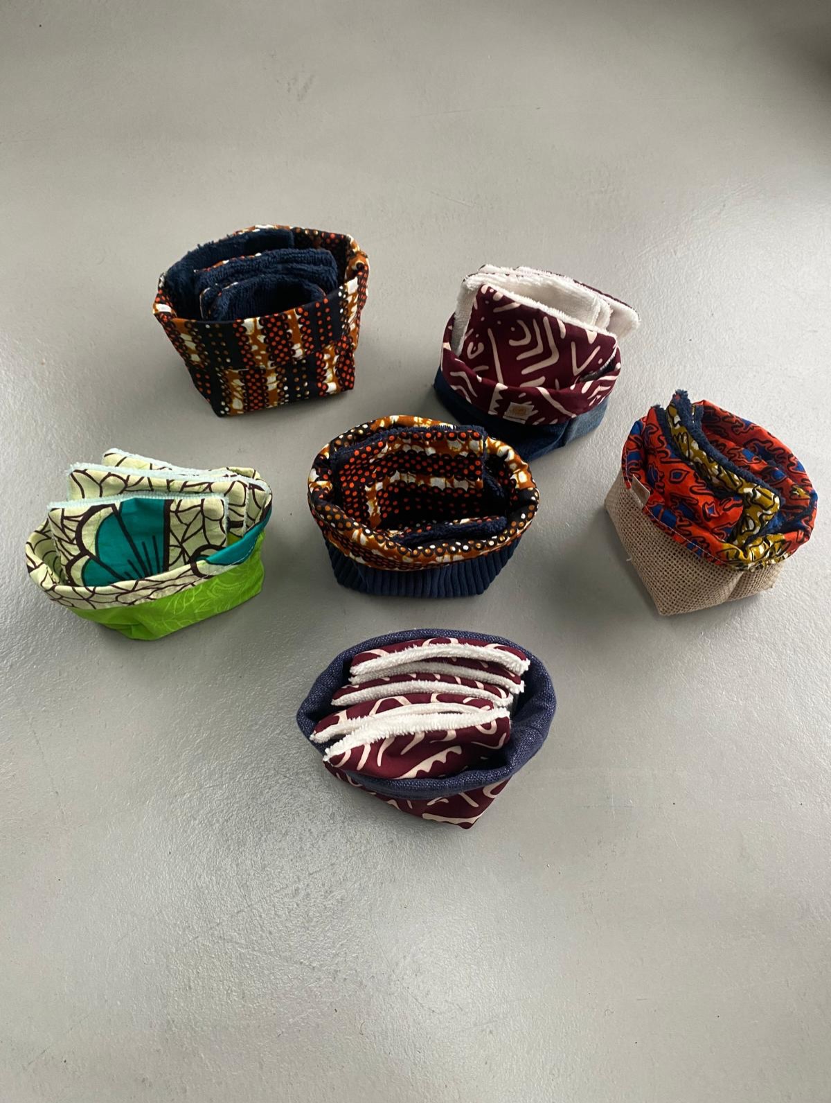 🎄 Marché de Noël d’Elven : un grand merci !
L’association Nianing Solidaire remercie chaleureusement toutes les personnes qui sont passées nous rencontrer sur notre stand lors du Marché de Noël d’Elven.
Un immense merci également à nos talentueuses couturières pour leur travail de grande qualité. Grâce à elles, nous pouvons continuer à proposer des créations uniques au profit de nos actions solidaires.
Il reste quelques créations si vous nous avez manqué lors de ce beau week-end ! N’hésitez pas à nous contacter !
👏 Merci à toutes et à tous pour votre soutien et votre générosité ! ☀️