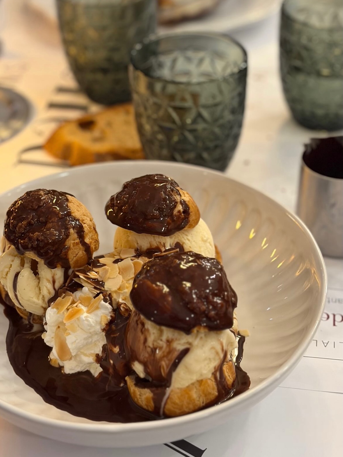 Merci beaucoup à nos clients pour ces belles photos…!
On se retrouve à midi pour une pause gourmande, à tout à l’heure… 🥰