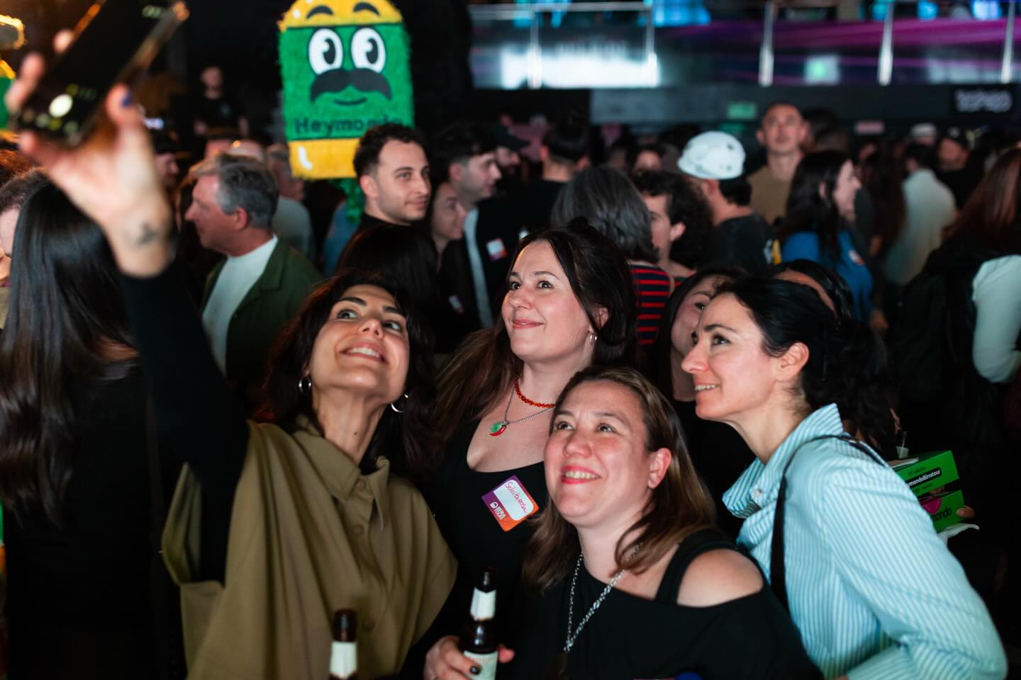 #HeymondoBirratour no solo es networking, también es una noche de diversión. ¡Primera tanda de fotos!
📸 @miguel_lafotto
#Birratour #creadoresdecontenido #influencers