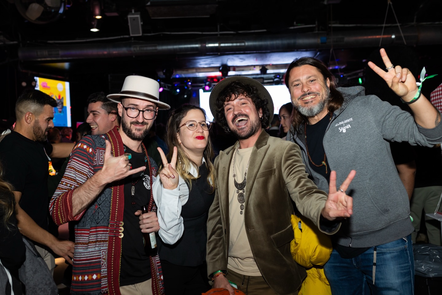 No podemos despedirnos hasta el próximo año sin compartir todos estos momentos y esas sonrisas 😀
#HeymondoBirratour #creadoresdecontenido #Birratour