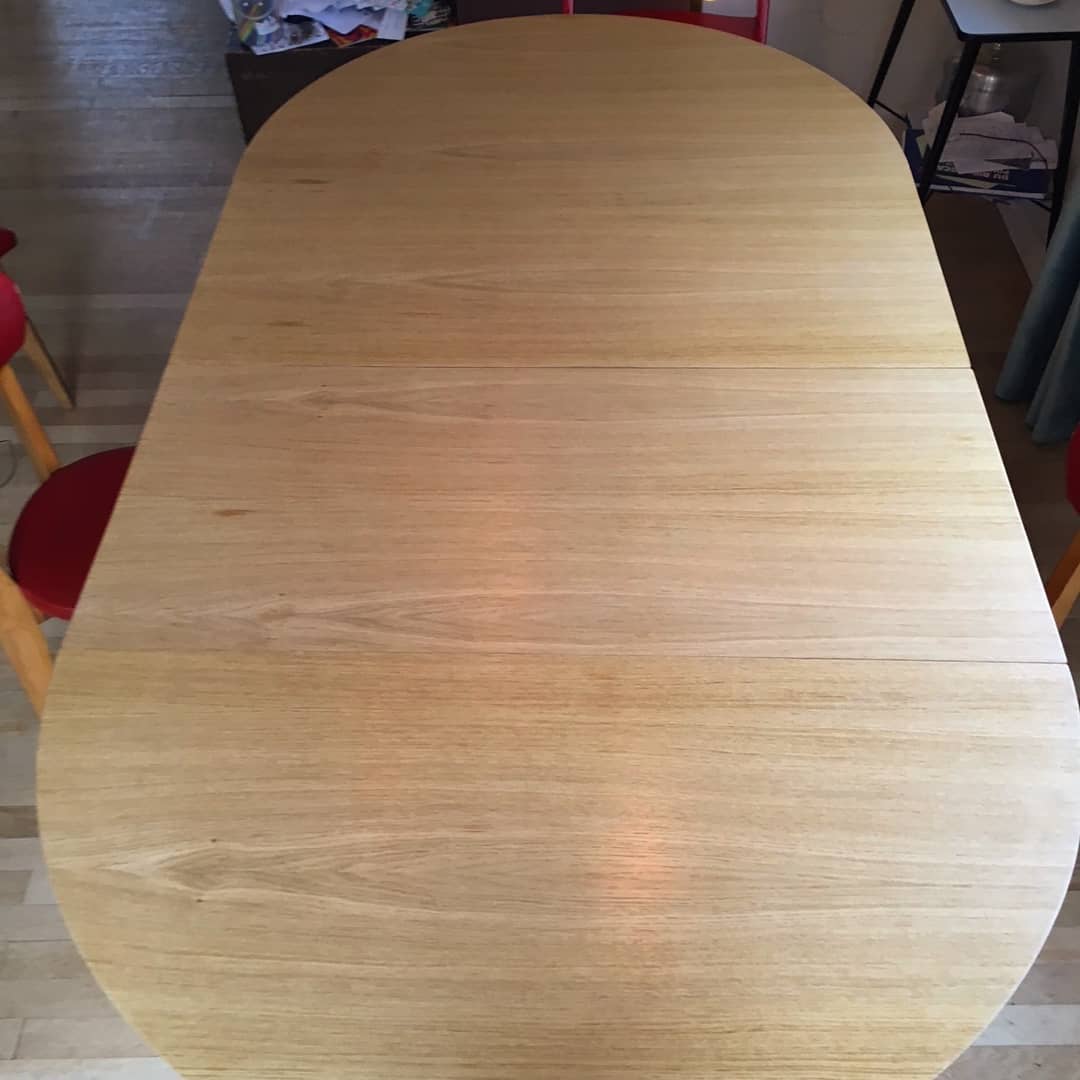 Restauration d'une table
Re-Placage et vernis du plateau complet chêne
Ponçage et vernis des pieds et structure
Création d'une rallonge et d'un pied supplémentaires
Mai 2019
#ebenisterie #restaurationmeuble #mobilier #faitmain #artisanat
#chêne #bois
