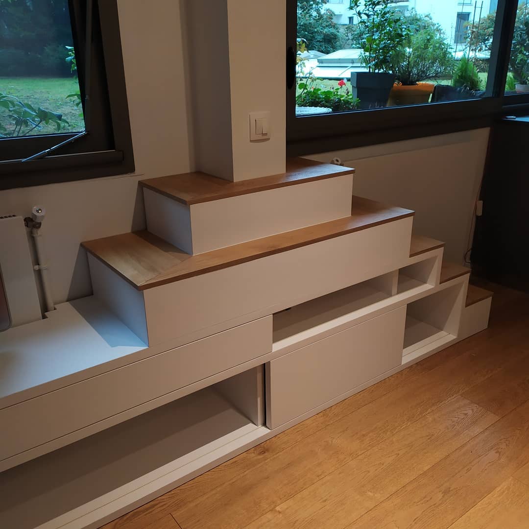 Réalisation finie !
Meuble TV/Escalier pour accéder à un jardin par la fenêtre
Meuble dessiné par @vilaca.thomas
#meublesurmesure #agencement #surmesure #menuiserie #menuisier #ebenisterie #bois #escalier #architecturedinterieur