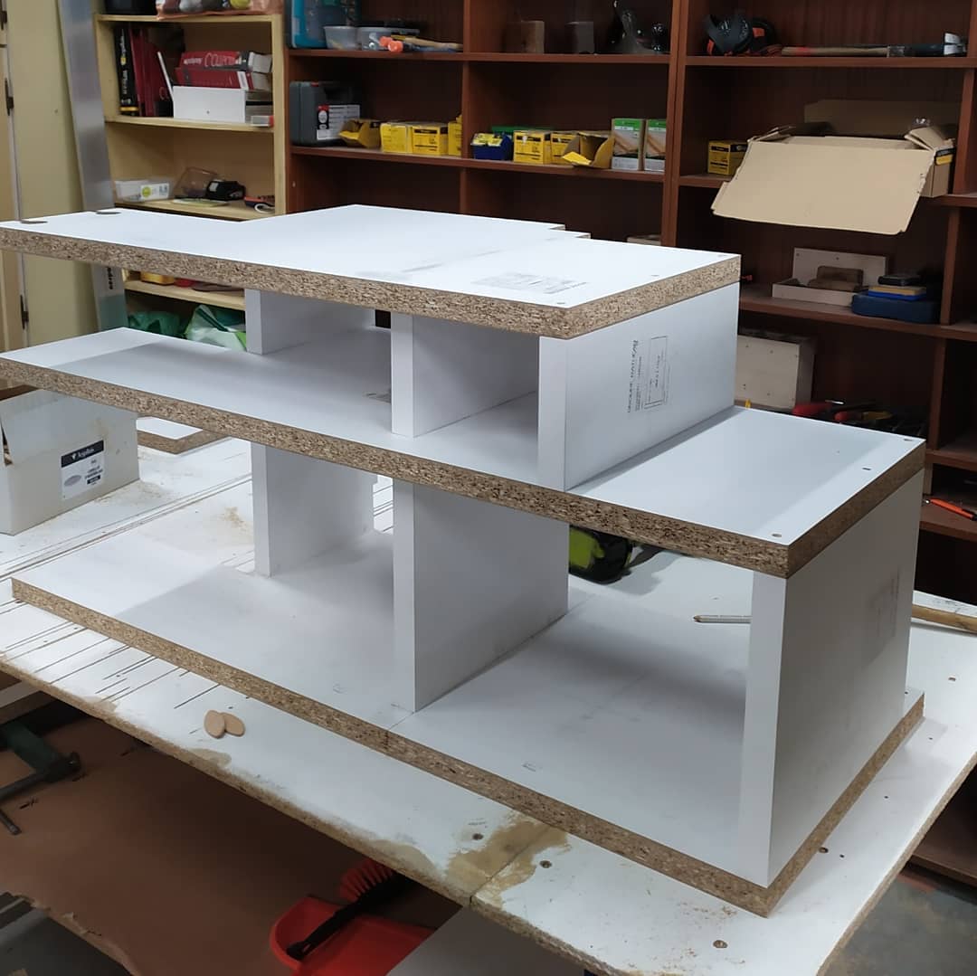 Work in Progress / Travail en Cours
Meuble TV/escalier de 3,60m en trois parties. (Photos des 2 parties basses)
Melaminé et stratifié EGGER haute qualité 30mm d'épaisseur
Photos finales à venir en fin de semaine !
#meublesurmesure #mobilier #wip #bois #surmesure #menuiserie #menuisier