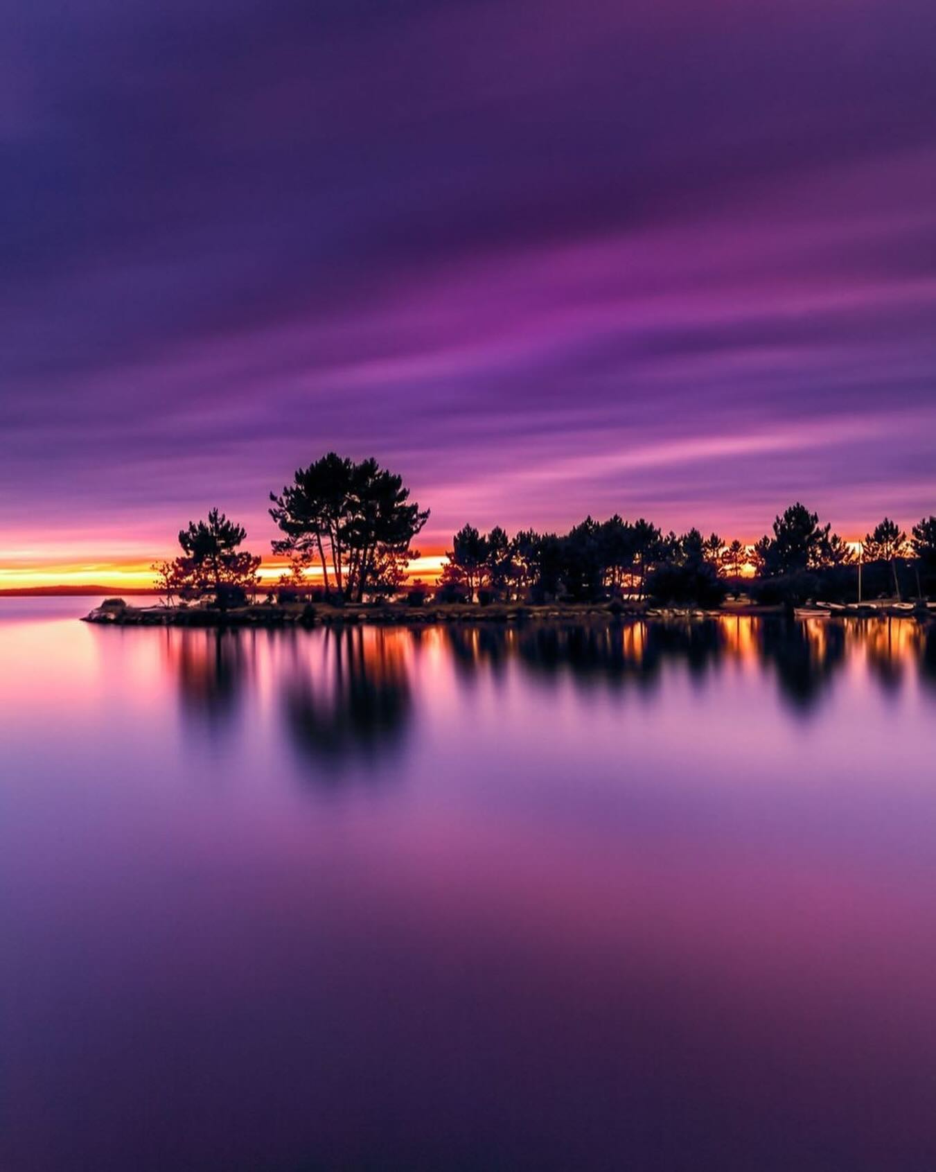 Un coucher de soleil comme celui ne s’improvise pas.
Avec la combinaison CPL Magnegic + R-GND 0.9 (3stops) + ND64 (6 stops)
💠 On contrôle les reflets.
💠 On équilibre la lumière de l’horizon.
💠 On allonge le temps de pose pour lisser l’eau proprement.
Le vrai plus sur le terrain : le système magnétique Kase, rapide à installer, simple à utiliser et idéal quand la lumière change en quelques minutes.
Un set efficace, aussi bien pour progresser quand on débute que pour gagner en confort et en régularité que le terrain.
📸 @tarekfakhry