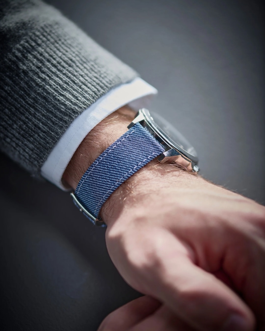 The Classic 3.5 in Denim Calf Leather brings a more relaxed character to the wrist. Easy to pair....