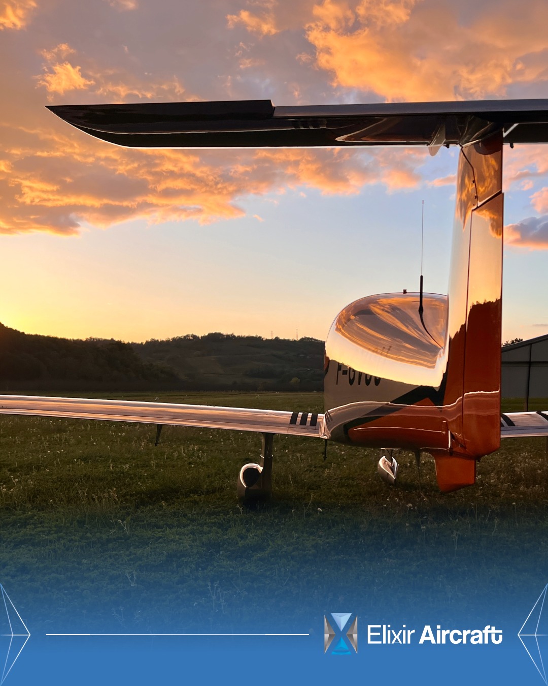 Golden hour is the best hour. 🌅 Ending a perfect day of flight training on the ramp. What is your favorite time to fly?
#GoldenHour #GeneralAviation #SunsetFlying #PilotLife