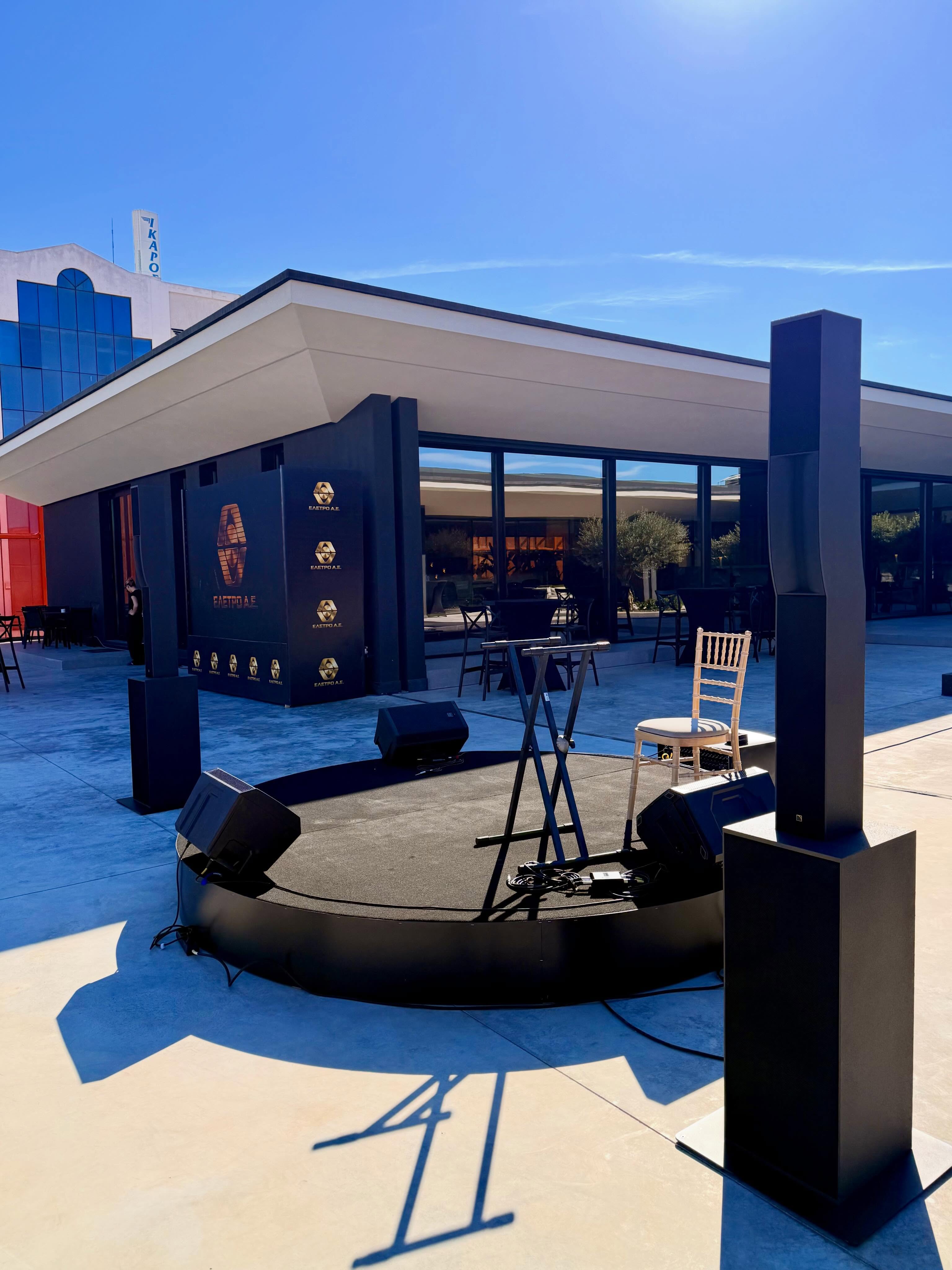 Premium Audio Visual Experience για τα εταιρικά εγκαίνια των νέων εγκαταστάσεων της @eletro_ae
•
•
•
#AudioVisual #AVSupport #EventProduction #CorporateEvents #GrandOpening