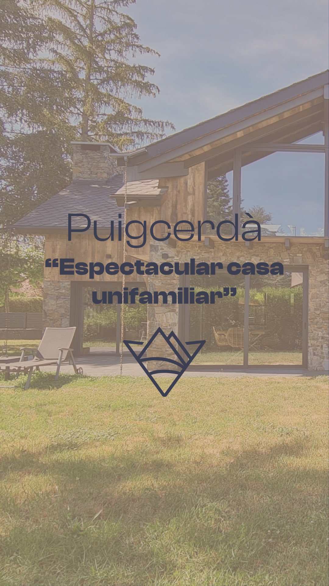 ✨ Espectacular casa unifamiliar totalment reformada✨
• Ampli saló-menjador amb sostres alts, llar de foc i grans finestrals
• Cuina oberta amb gran illa central
• 2 habitacions i 2 banys, amb possibilitat d’una tercera habitació
• Jardí privat amb porxo, envoltat d’arbres i amb molta intimitat
• Garatge tancat i zona d’aparcament exterior
Una casa exclusiva, elegant i llesta per entrar-hi a viure.🌿✨
#cerdanya #lacerdanya #immobiliària #granvall #casaunifamiliar