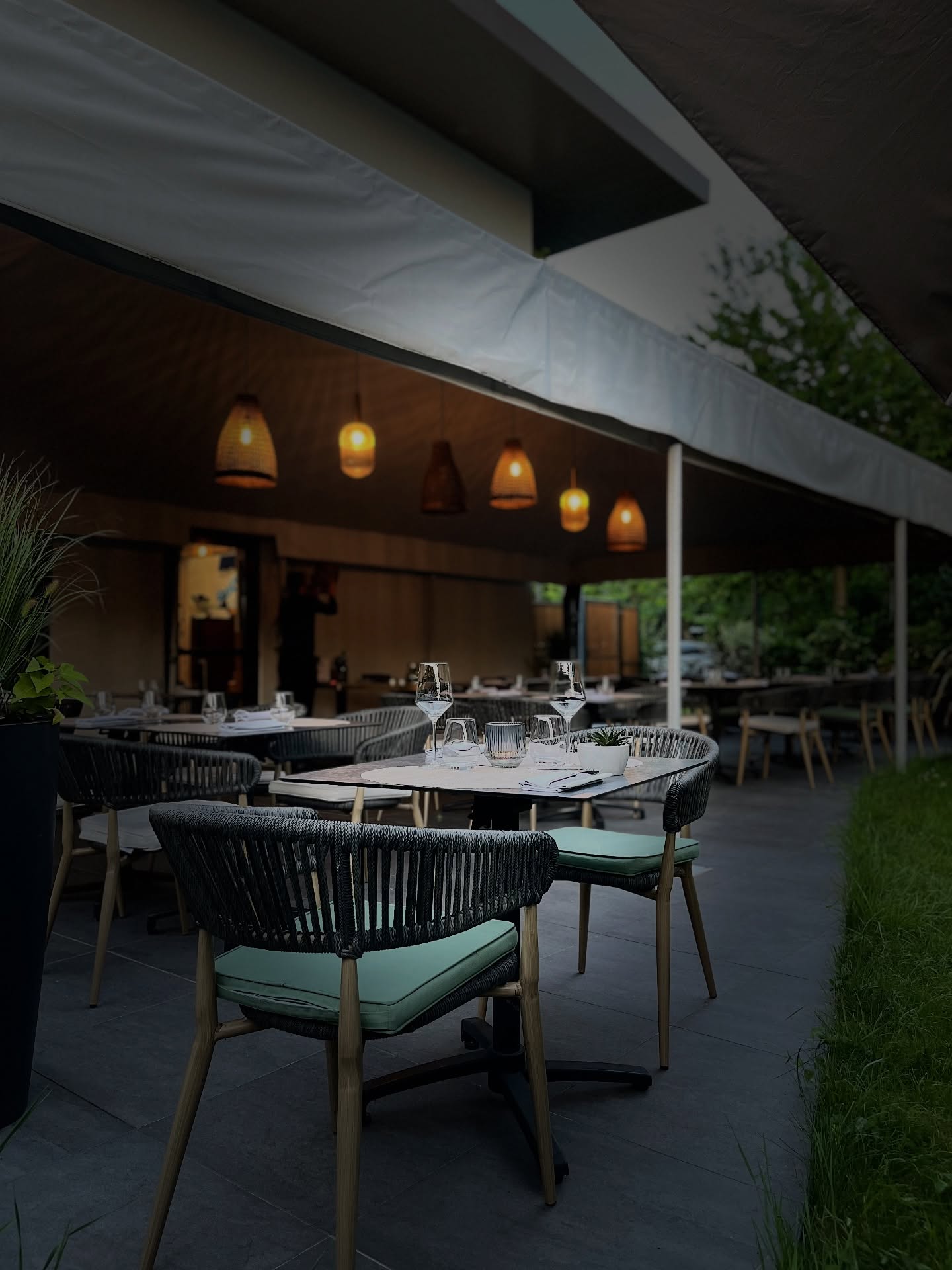 Chaque table raconte une atmosphère… Laquelle choisirez-vous pour votre prochaine expérience au 10 Vins ? » 🍷
.
#chanteloupenbrie #gastronomiefrancaise #parisrestaurant #gastronomia #luxurydining