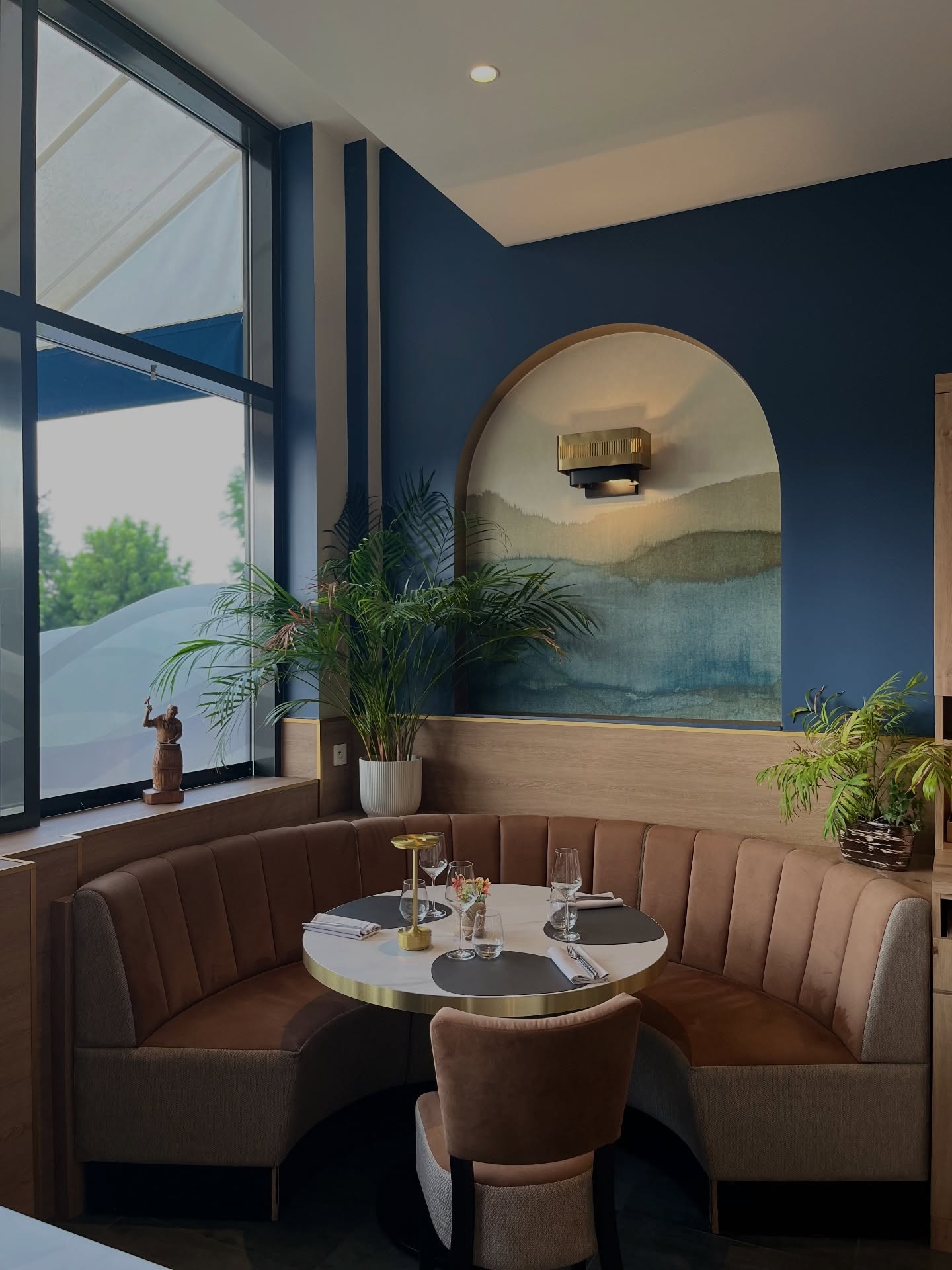 Chaque table raconte une atmosphère… Laquelle choisirez-vous pour votre prochaine expérience au 10 Vins ? » 🍷
.
#chanteloupenbrie #gastronomiefrancaise #parisrestaurant #gastronomia #luxurydining