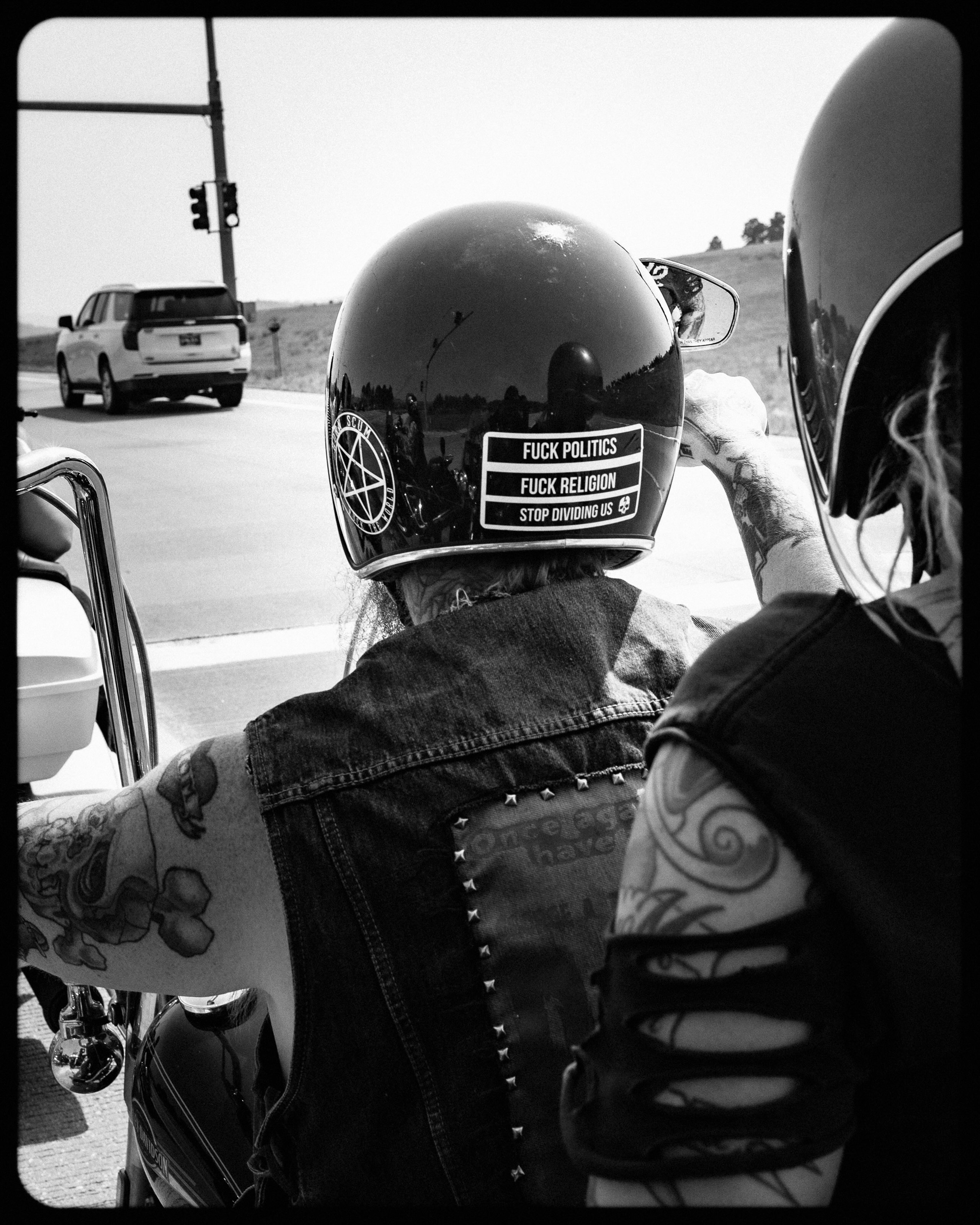 Hey motorcycle peeps! I’m preparing an article for…