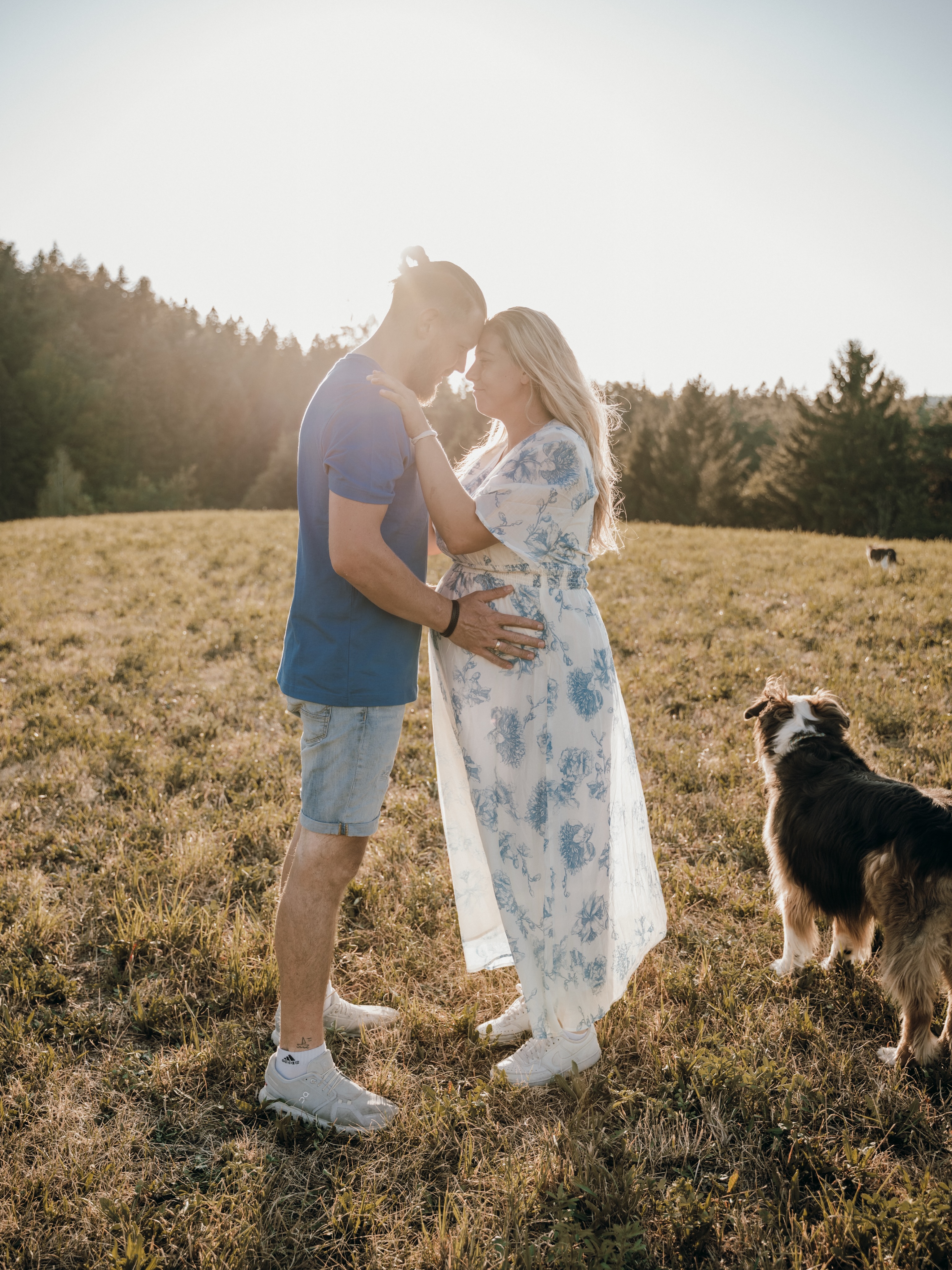 Für mich als Fotografin ist es das größte Kompliment wenn ich meine Kunden nicht nur einmal fotografieren darf! Baby is loading 👶🏼 ☀️
#babybauchshooting #babyfotografie #melaniehinterreiterphotography #babybauchfotografie #babybauchfotos