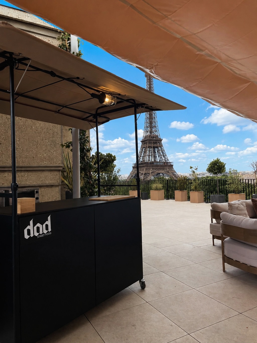 Beautiful view. Beautiful food 🌇🍴
DAD x @agenceidfevenements , une volonté commune de vous offrir des événements conviviaux qui prennent de la hauteur
#eventparis #rooftopparis #traiterévénementiel #streetfood
