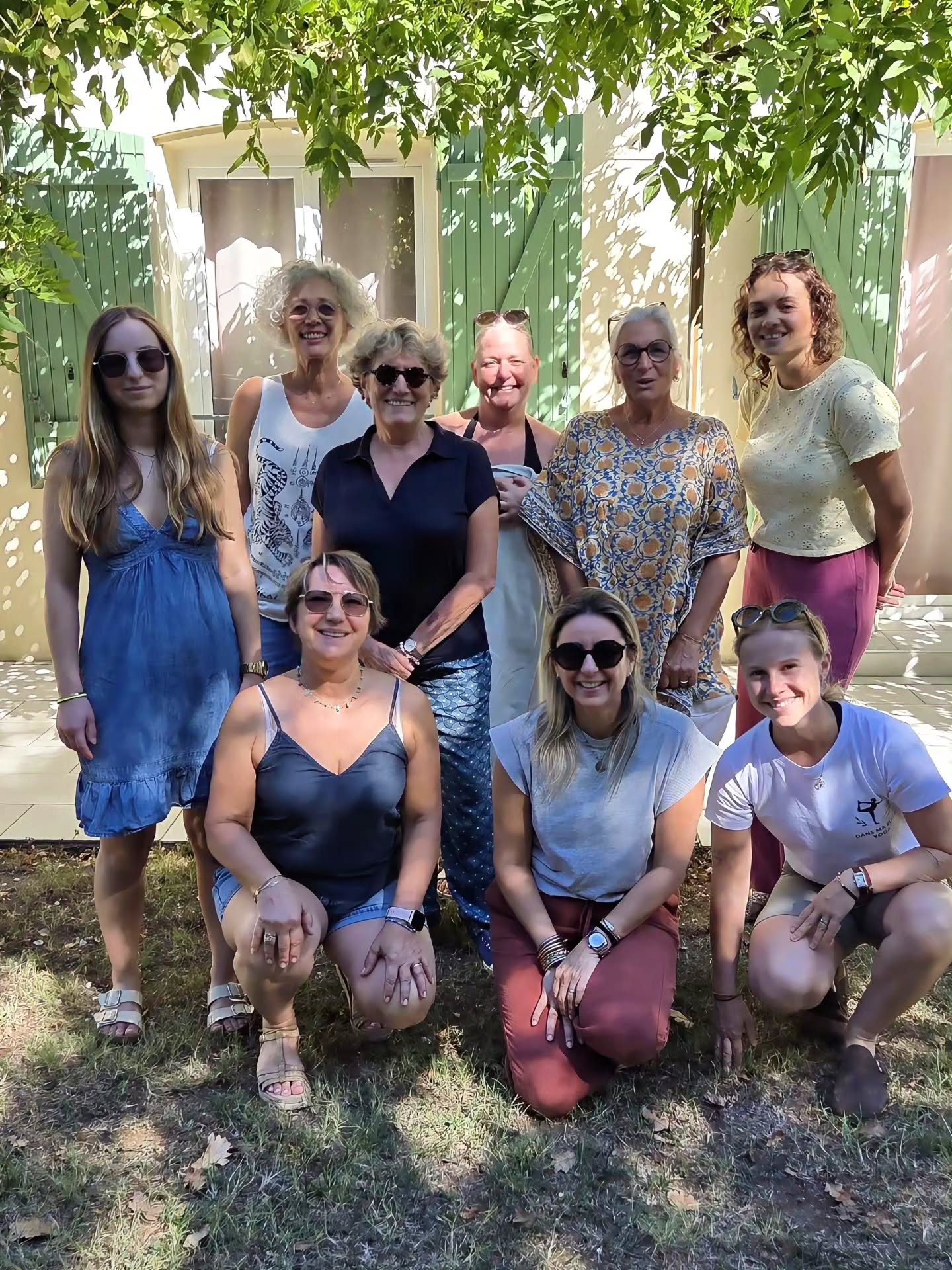 Petit retour sur le week-end du 18 au 20 septembre à la Villa Jema, avec Sandra Decara et son groupe.
Du yoga, de la poterie, de bons petits plats et de jolis moments partagés autour du feu.
Merci à Sandra et à toutes les participantes pour ce beau week-end et leur bonne humeur !