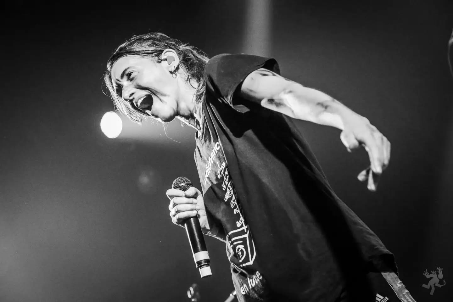 Et vous savez quoi, la lutte c'est aussi de la joie.
Envie de refoutre des images de concert.
Vulves Assassines, Kilowatt, 02 10 26
