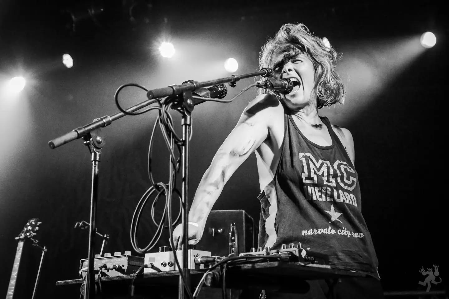 Et vous savez quoi, la lutte c'est aussi de la joie.
Envie de refoutre des images de concert.
Vulves Assassines, Kilowatt, 02 10 26